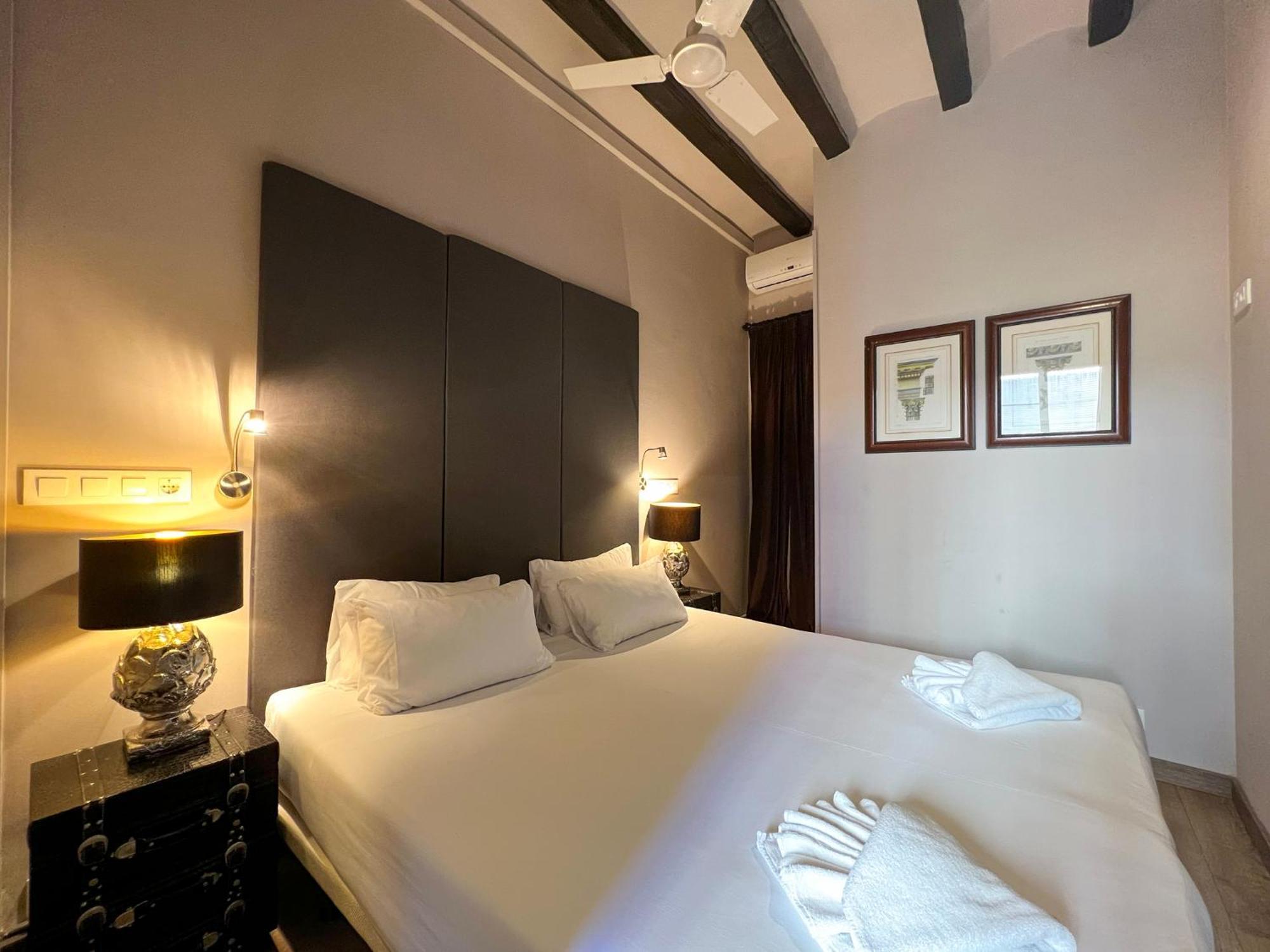 Stay U-Nique Apartments Est Barcelona Luaran gambar
